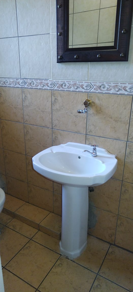 8 Bedroom Property for Sale in Three Rivers East Gauteng