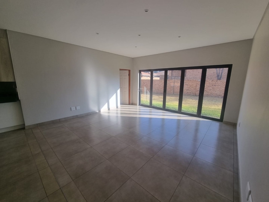 2 Bedroom Property for Sale in Mantevrede Gauteng