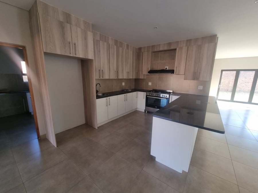 2 Bedroom Property for Sale in Mantevrede Gauteng