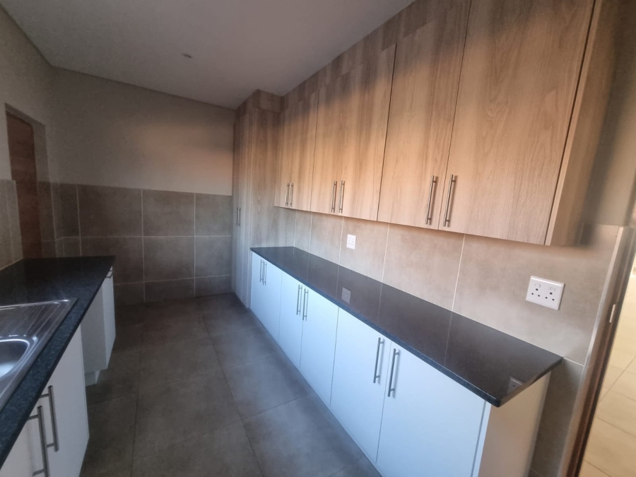 2 Bedroom Property for Sale in Mantevrede Gauteng