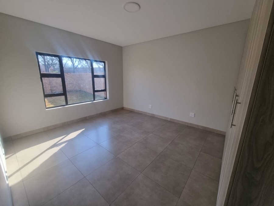 2 Bedroom Property for Sale in Mantevrede Gauteng