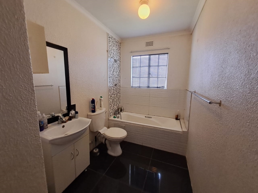 3 Bedroom Property for Sale in Country View Gauteng
