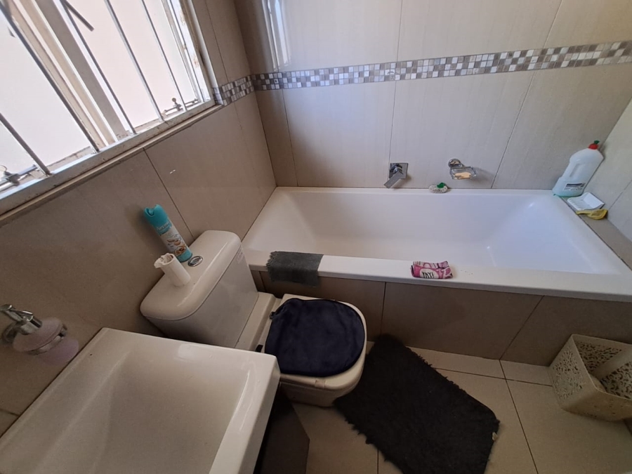 3 Bedroom Property for Sale in Country View Gauteng