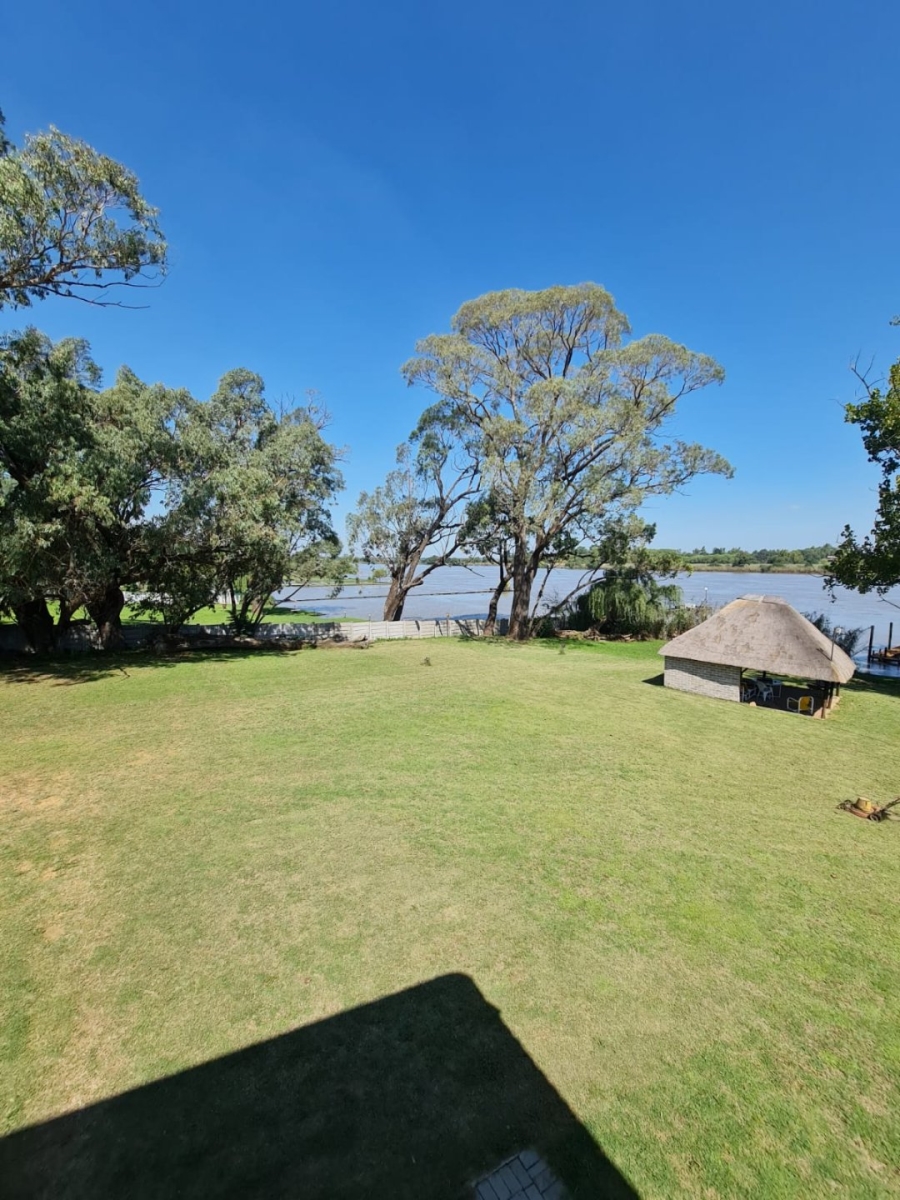 7 Bedroom Property for Sale in Kaalplaats Gauteng