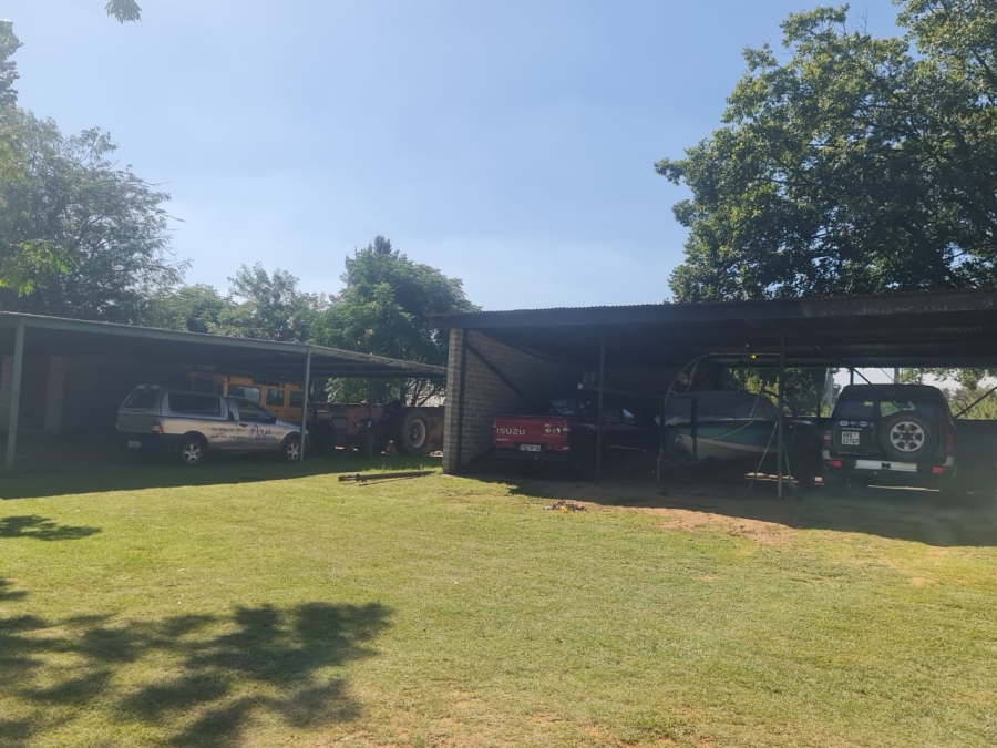 7 Bedroom Property for Sale in Kaalplaats Gauteng