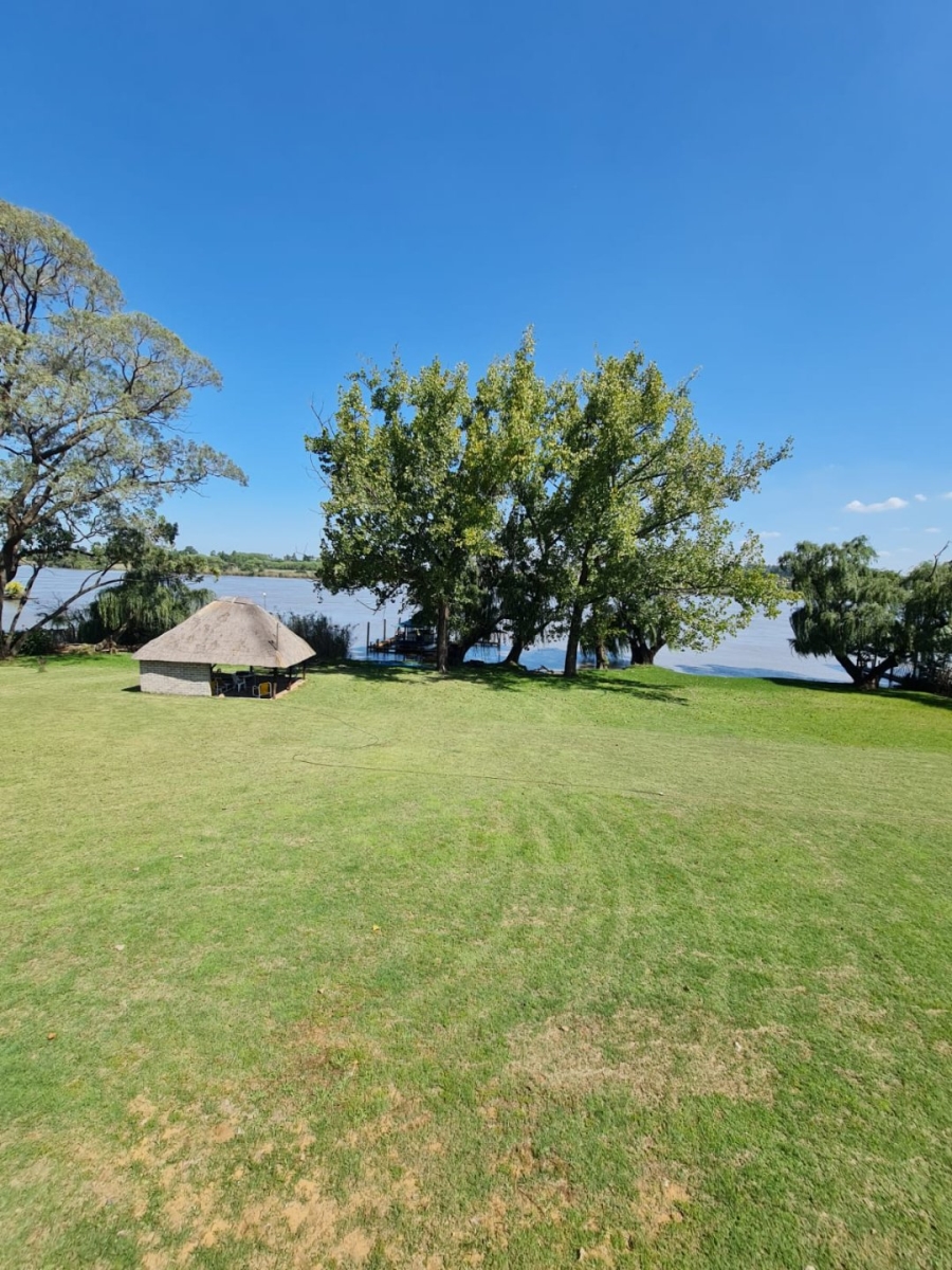 7 Bedroom Property for Sale in Kaalplaats Gauteng