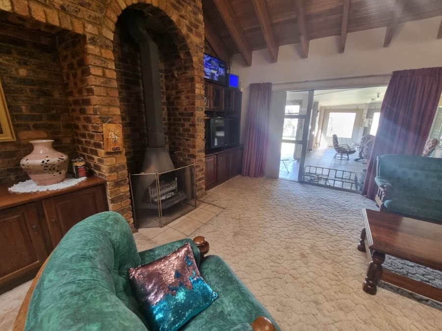 6 Bedroom Property for Sale in Kaalplaats Gauteng