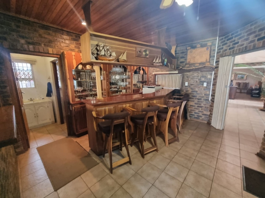 6 Bedroom Property for Sale in Kaalplaats Gauteng