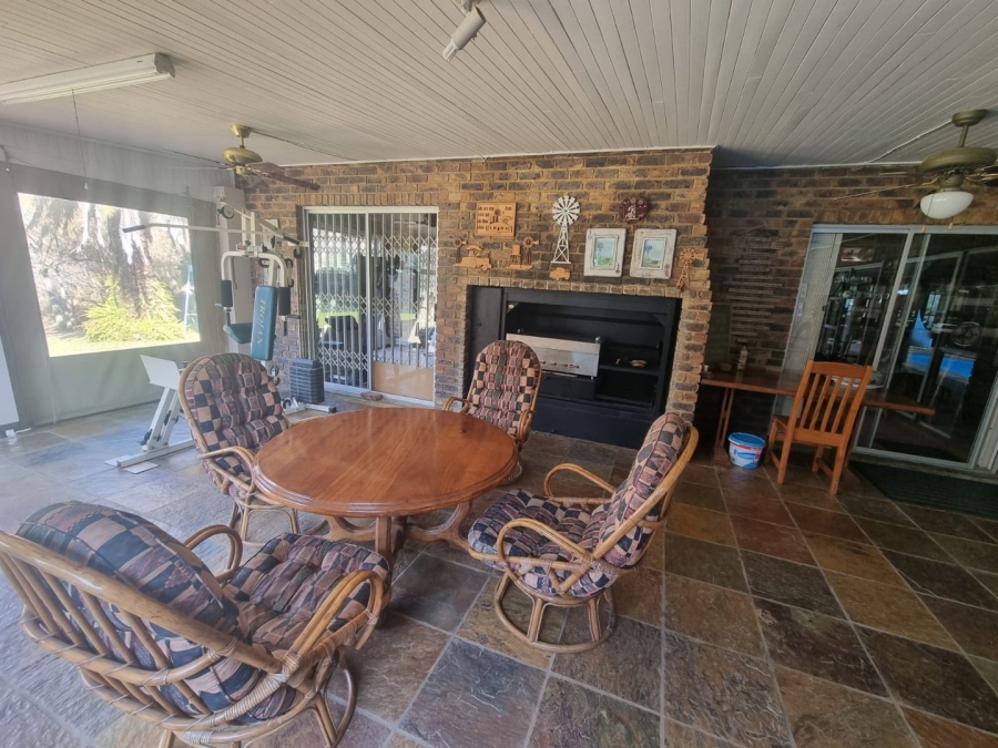 6 Bedroom Property for Sale in Kaalplaats Gauteng