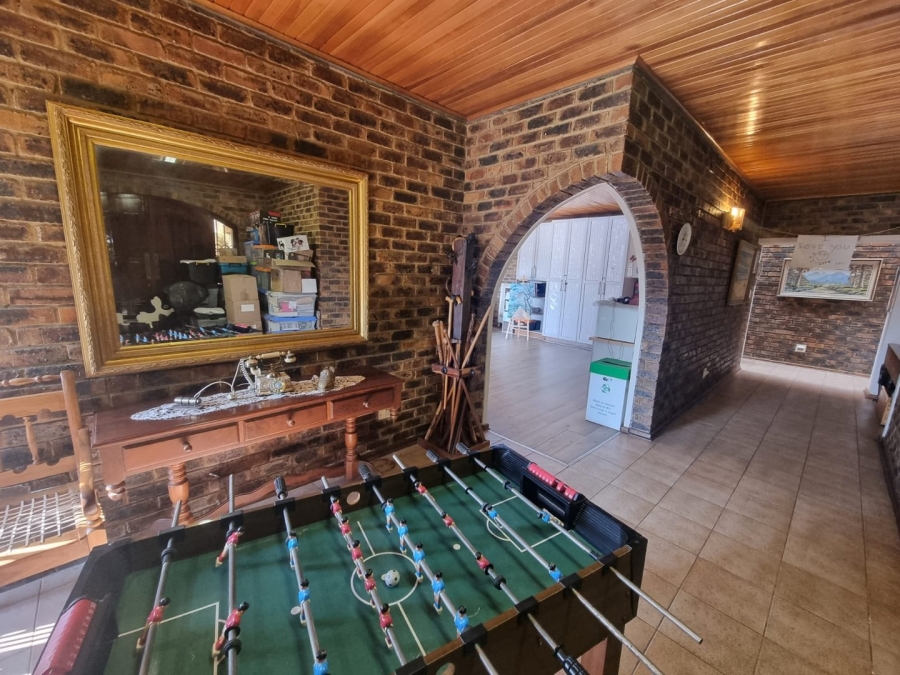 6 Bedroom Property for Sale in Kaalplaats Gauteng
