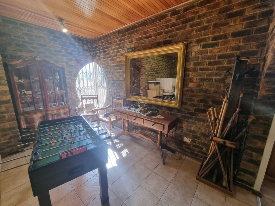 6 Bedroom Property for Sale in Kaalplaats Gauteng