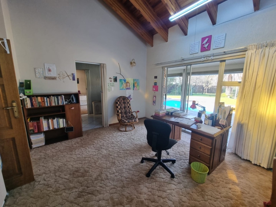 6 Bedroom Property for Sale in Kaalplaats Gauteng