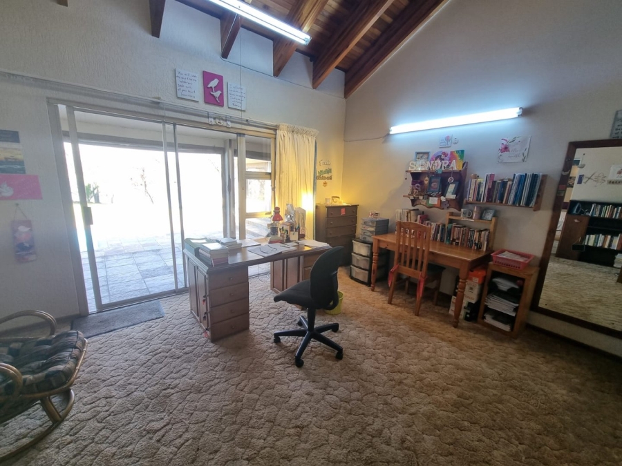 6 Bedroom Property for Sale in Kaalplaats Gauteng