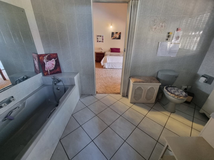 6 Bedroom Property for Sale in Kaalplaats Gauteng