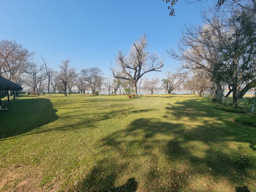 6 Bedroom Property for Sale in Kaalplaats Gauteng