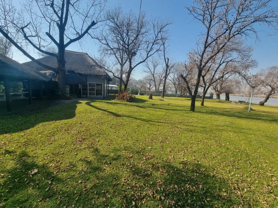 6 Bedroom Property for Sale in Kaalplaats Gauteng