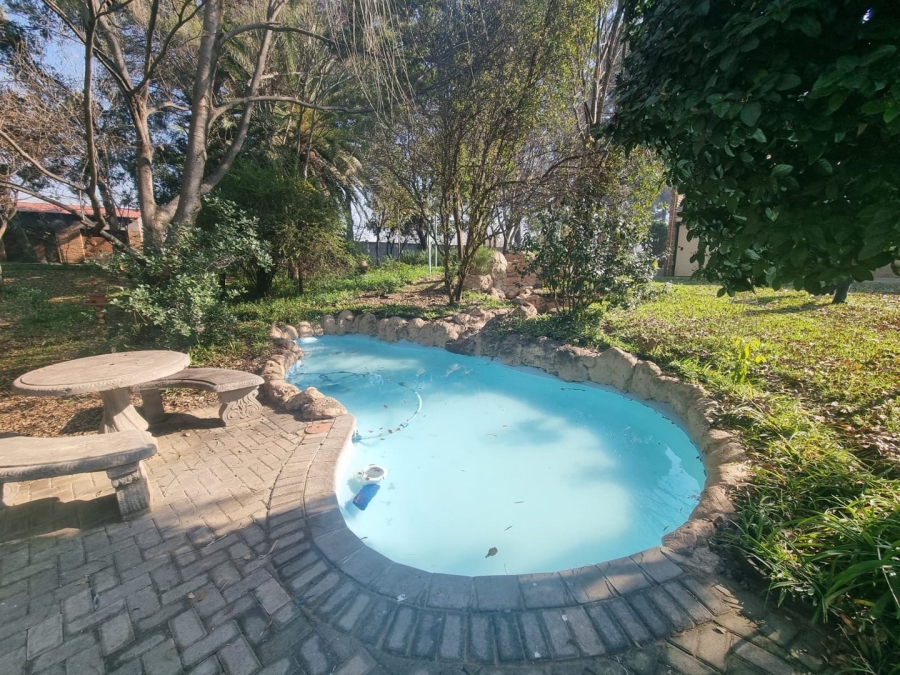 6 Bedroom Property for Sale in Kaalplaats Gauteng