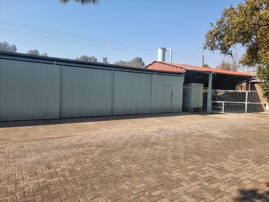 6 Bedroom Property for Sale in Kaalplaats Gauteng