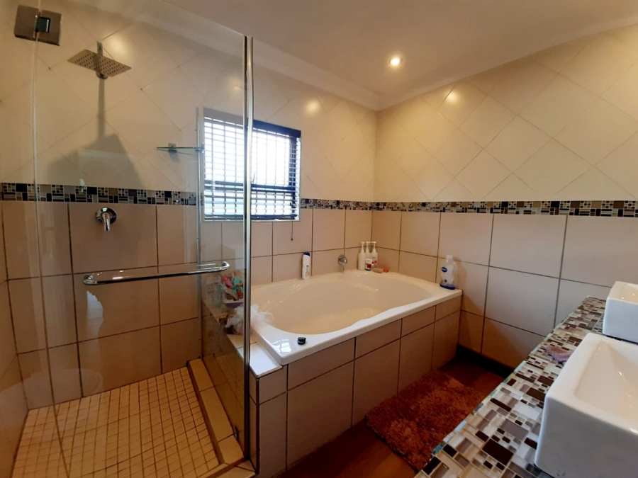 3 Bedroom Property for Sale in Mantevrede Gauteng