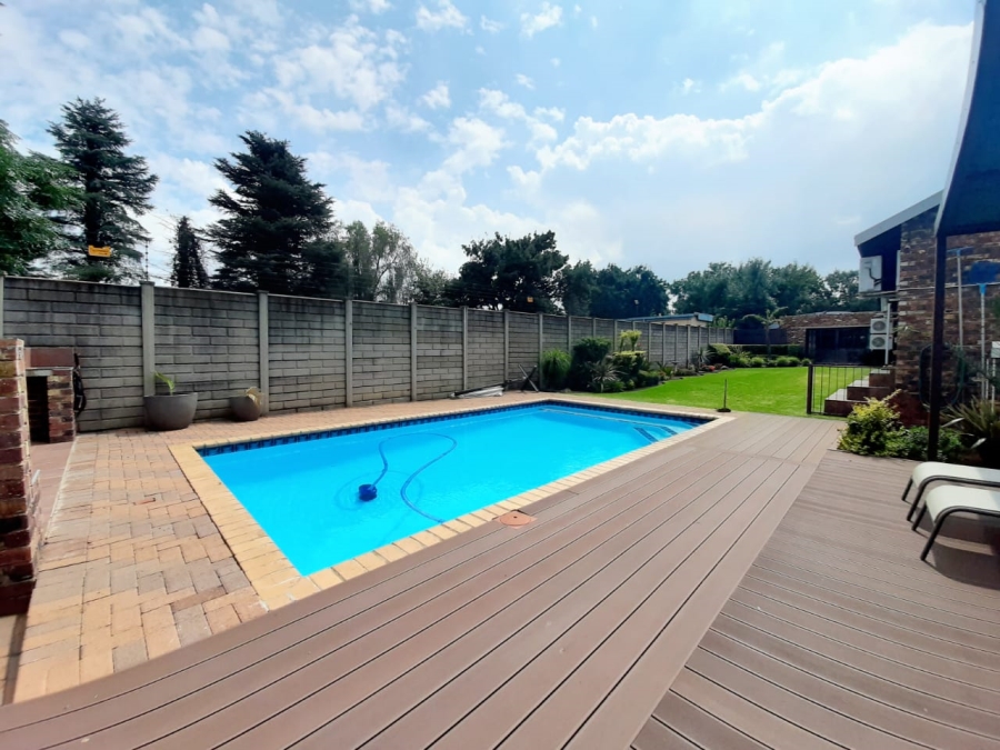 3 Bedroom Property for Sale in Mantevrede Gauteng