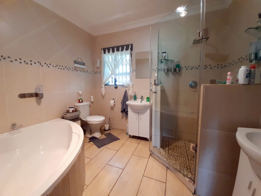 3 Bedroom Property for Sale in Mantevrede Gauteng