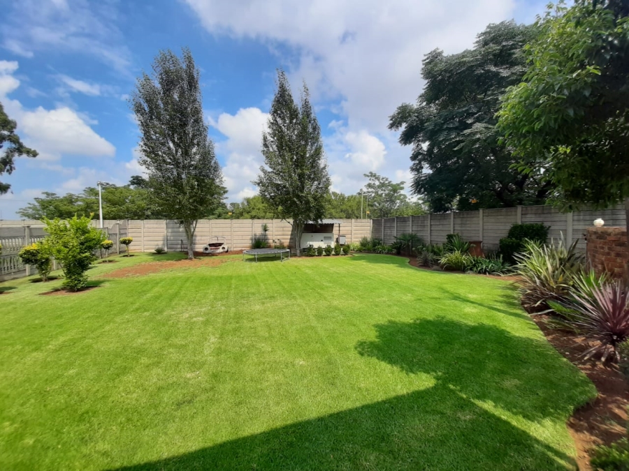 3 Bedroom Property for Sale in Mantevrede Gauteng