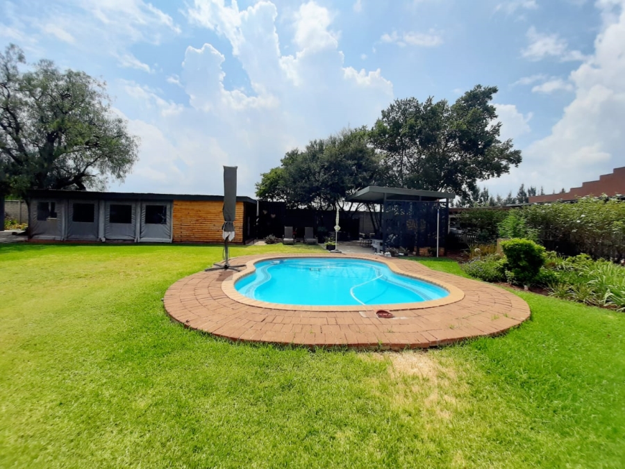 3 Bedroom Property for Sale in Mantevrede Gauteng