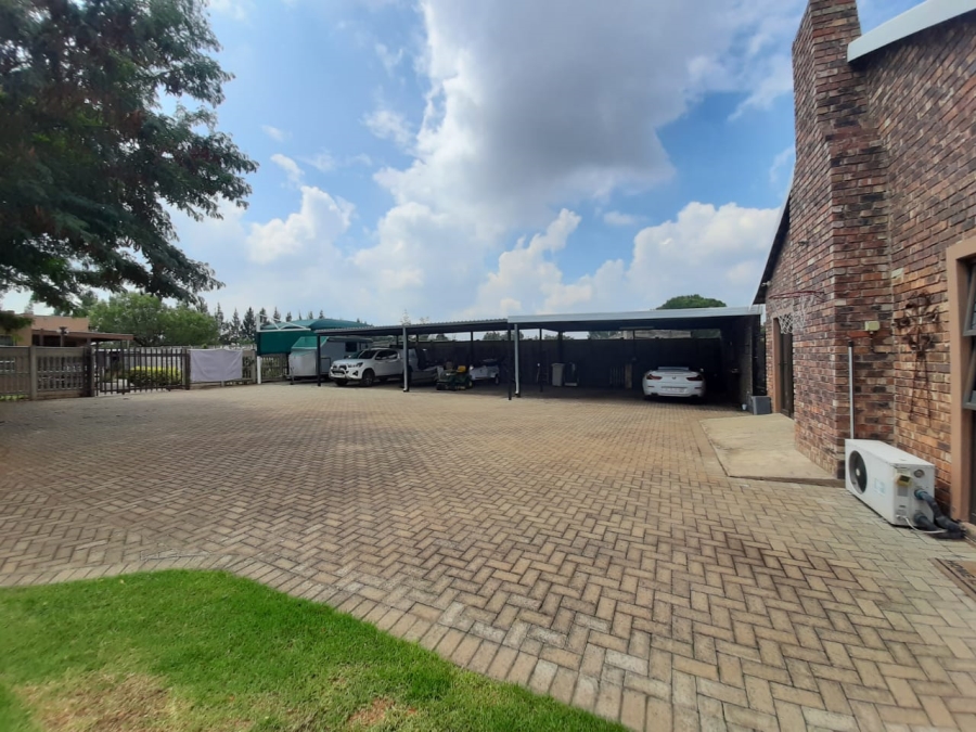 3 Bedroom Property for Sale in Mantevrede Gauteng