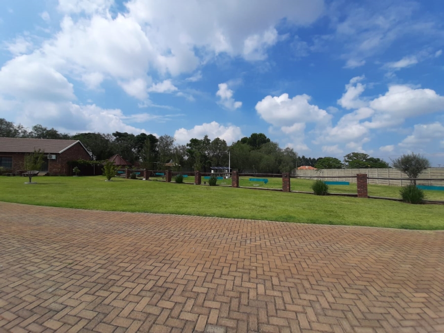 3 Bedroom Property for Sale in Mantevrede Gauteng