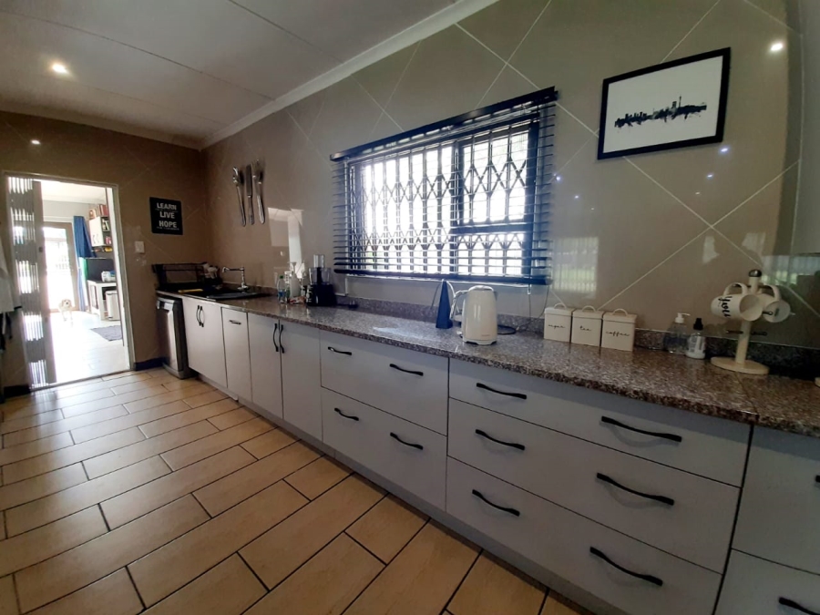 3 Bedroom Property for Sale in Mantevrede Gauteng