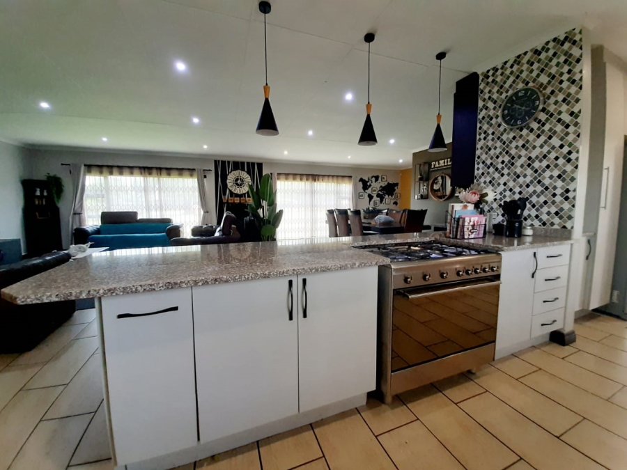 3 Bedroom Property for Sale in Mantevrede Gauteng
