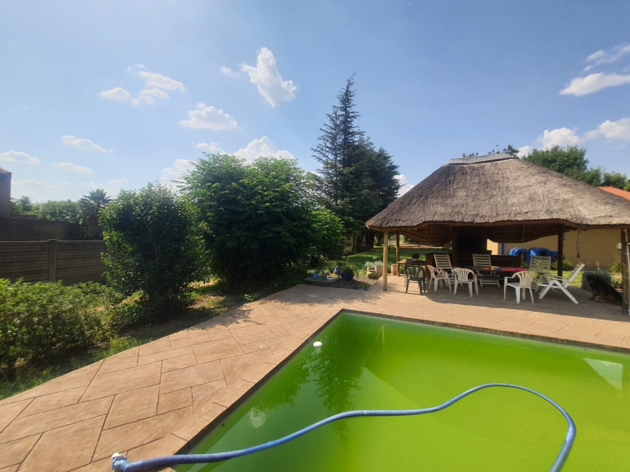 5 Bedroom Property for Sale in Northdene Gauteng