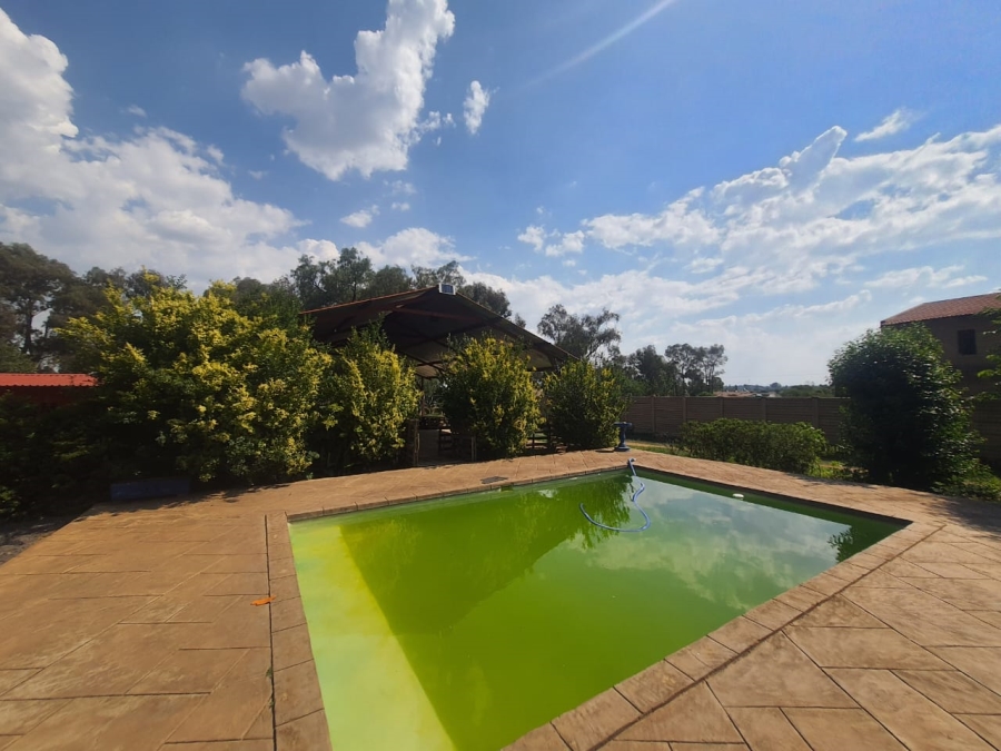 5 Bedroom Property for Sale in Northdene Gauteng