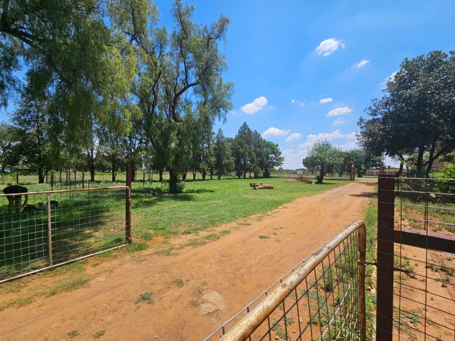 3 Bedroom Property for Sale in Mullerstuine Gauteng