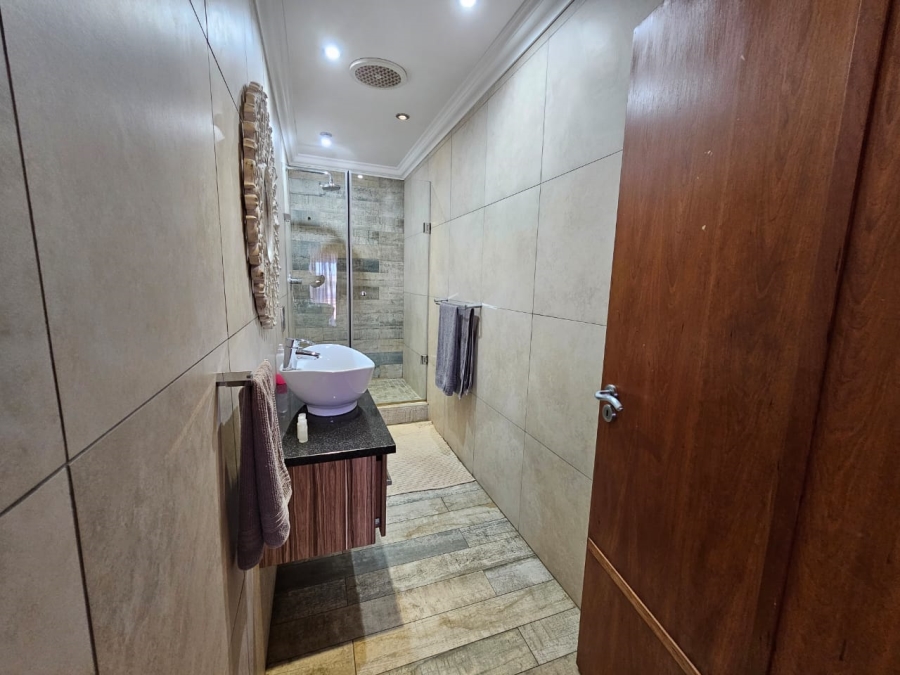 7 Bedroom Property for Sale in Vaalview Gauteng