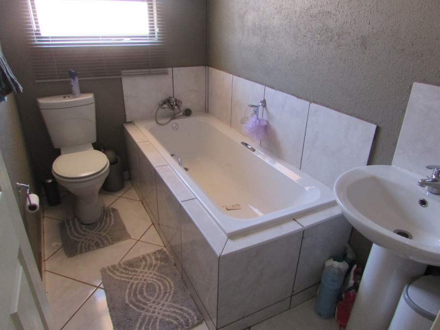 3 Bedroom Property for Sale in Westonaria Gauteng