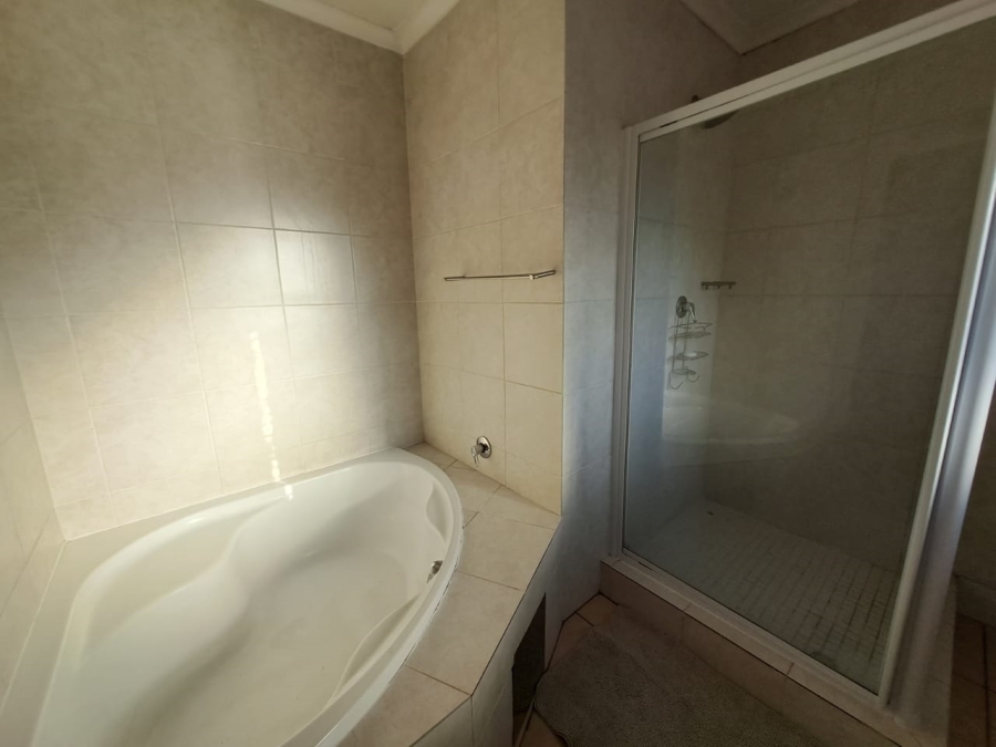 3 Bedroom Property for Sale in Country View Gauteng