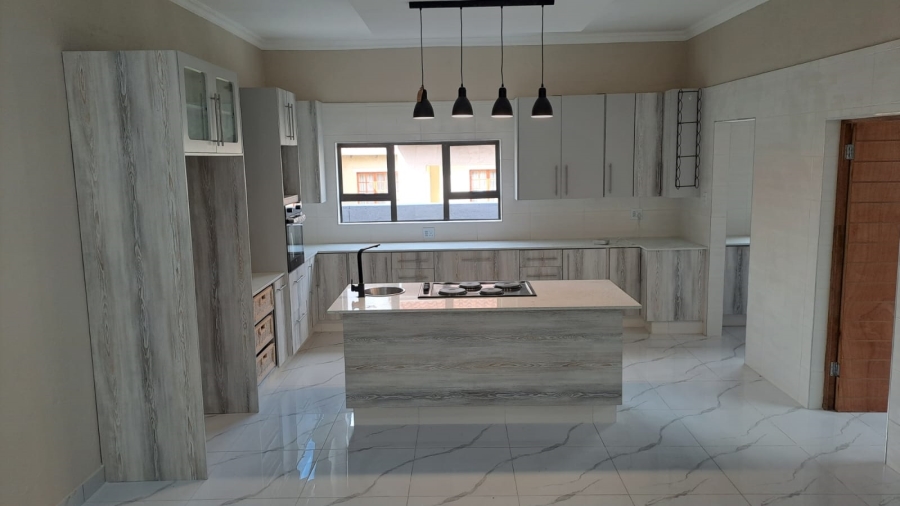 4 Bedroom Property for Sale in Blue Hills AH Gauteng