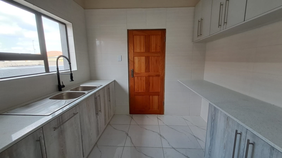 4 Bedroom Property for Sale in Blue Hills AH Gauteng