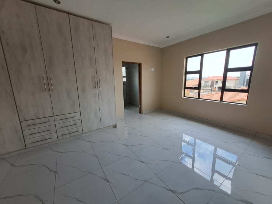 4 Bedroom Property for Sale in Blue Hills AH Gauteng