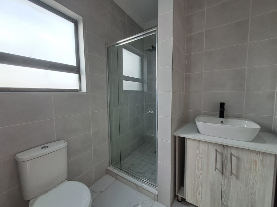 4 Bedroom Property for Sale in Blue Hills AH Gauteng