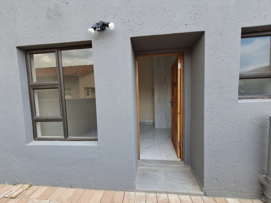4 Bedroom Property for Sale in Blue Hills AH Gauteng