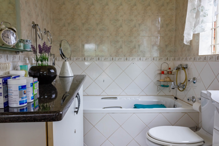 3 Bedroom Property for Sale in Dorandia Gauteng