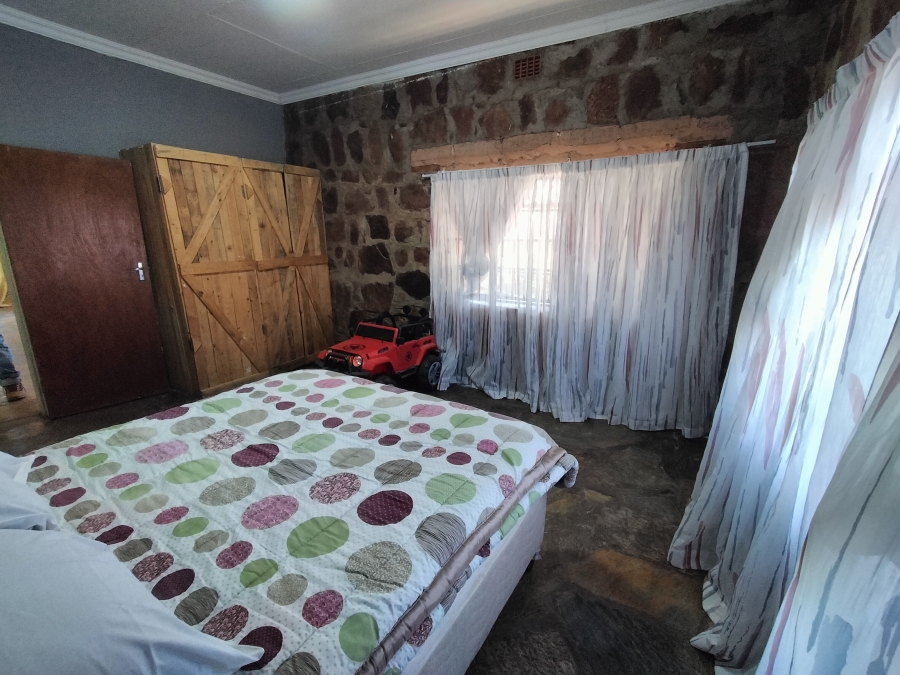 5 Bedroom Property for Sale in Onderstepoort Gauteng