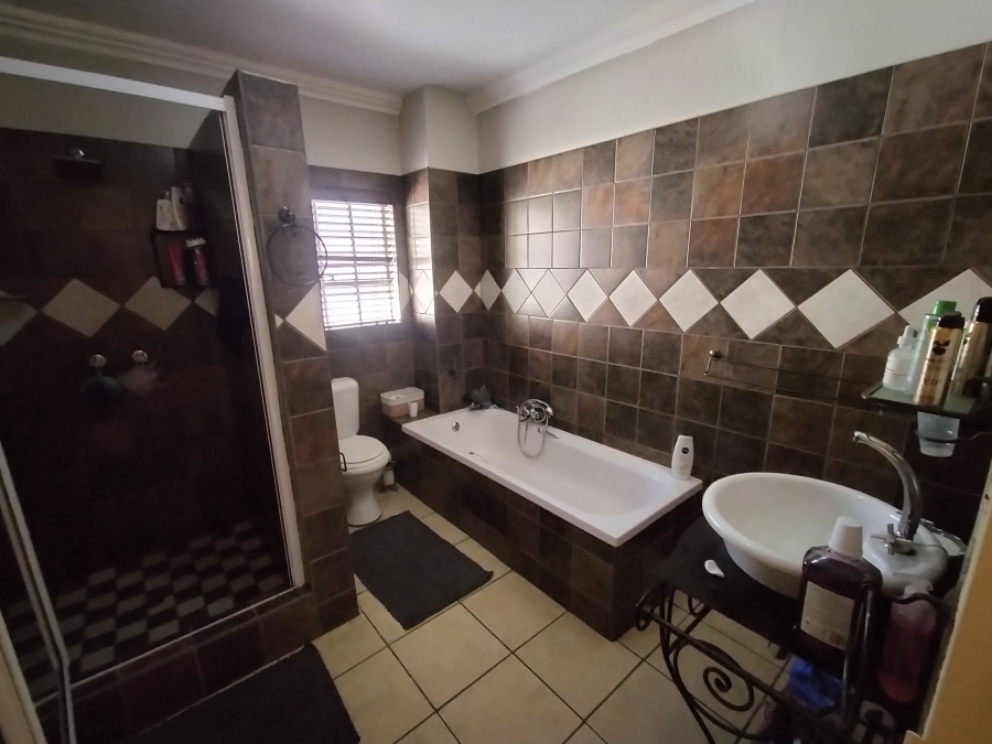3 Bedroom Property for Sale in Pretoria North Gauteng
