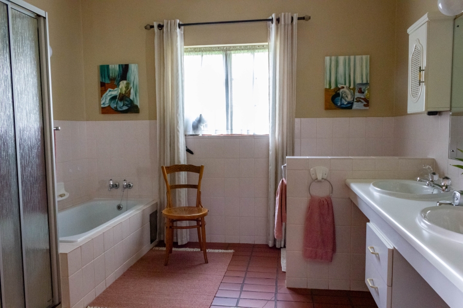 4 Bedroom Property for Sale in Ninapark Gauteng