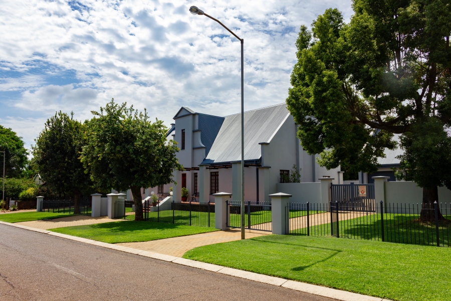 4 Bedroom Property for Sale in Ninapark Gauteng