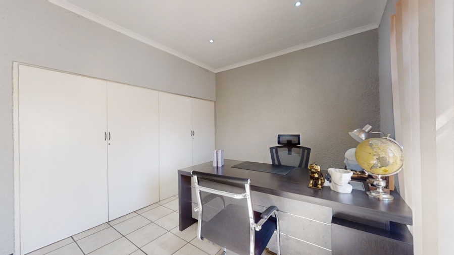 Commercial Property for Sale in Farrar Park Gauteng