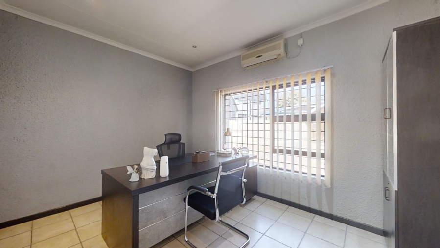 Commercial Property for Sale in Farrar Park Gauteng