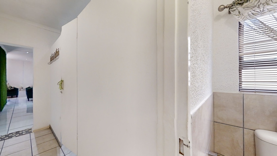 Commercial Property for Sale in Farrar Park Gauteng